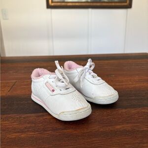 Vintage Toddler Girl Reebok’s - White with Pink Accents - Size 6c